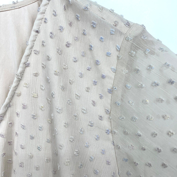 Torrid Ivory Blush Swiss Dot Surplice Babydoll Blouse Top Women's Size 1X - Picture 3 of 10